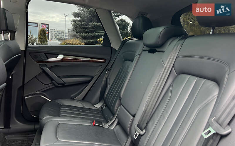 Внедорожник / Кроссовер Audi Q5 2017 в Львове