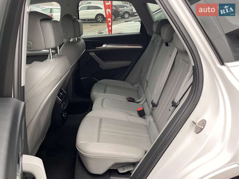 Внедорожник / Кроссовер Audi Q5 2017 в Житомире