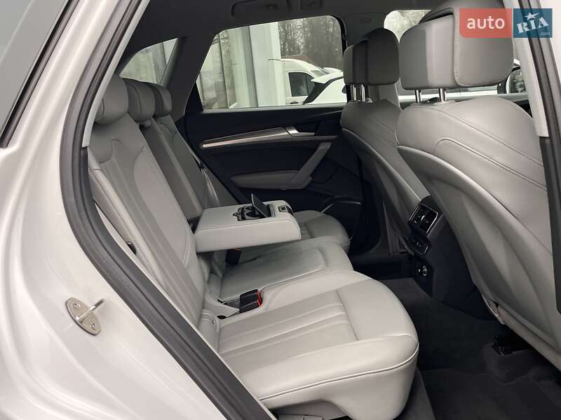 Внедорожник / Кроссовер Audi Q5 2017 в Житомире