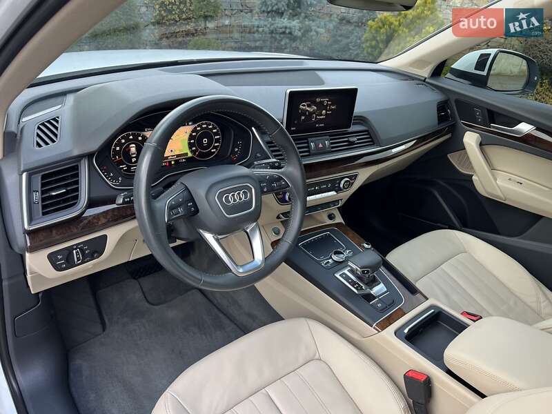 Внедорожник / Кроссовер Audi Q5 2018 в Стрые