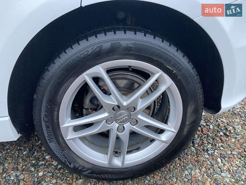 Внедорожник / Кроссовер Audi Q5 2015 в Киеве