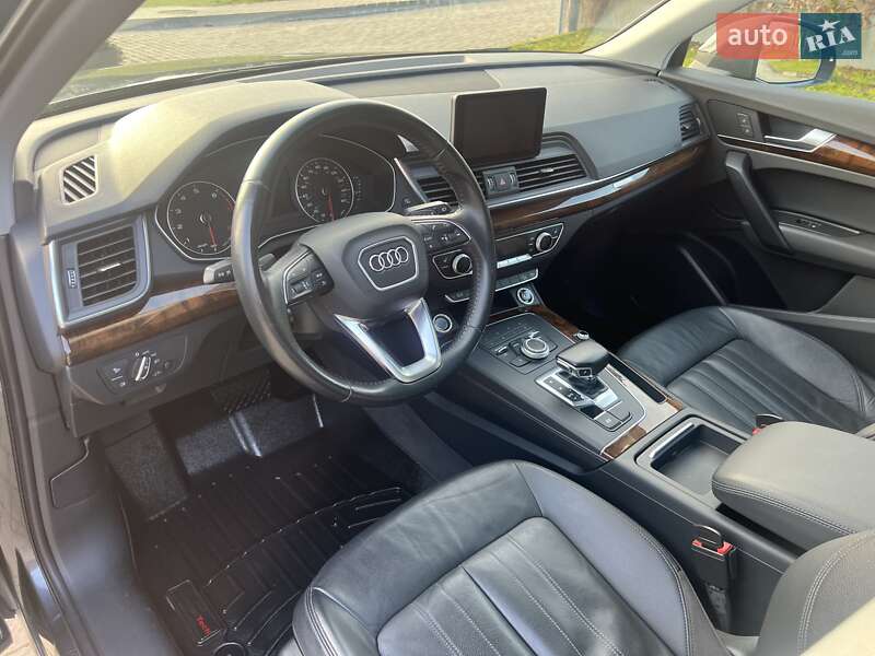 Внедорожник / Кроссовер Audi Q5 2018 в Ровно