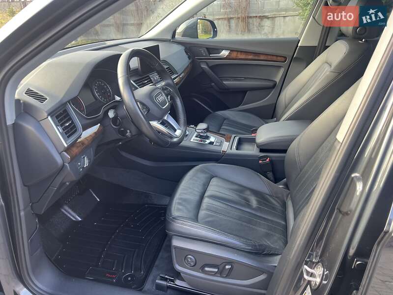 Внедорожник / Кроссовер Audi Q5 2018 в Ровно