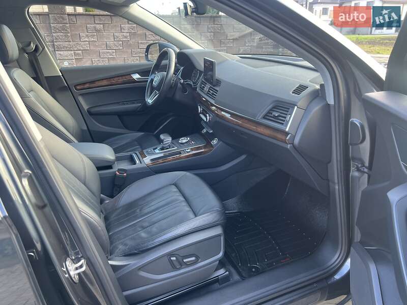 Внедорожник / Кроссовер Audi Q5 2018 в Ровно