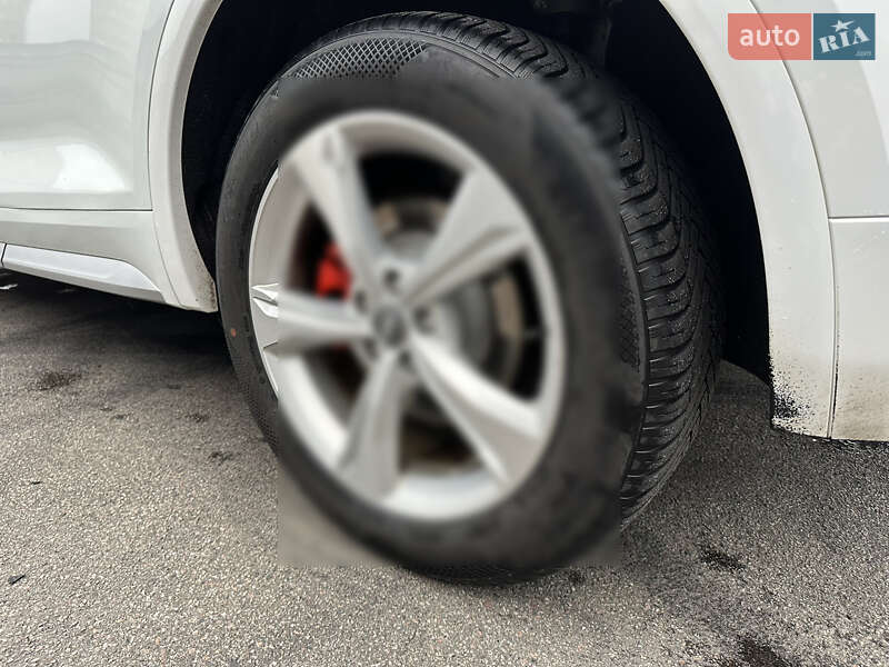 Внедорожник / Кроссовер Audi Q5 2017 в Киеве