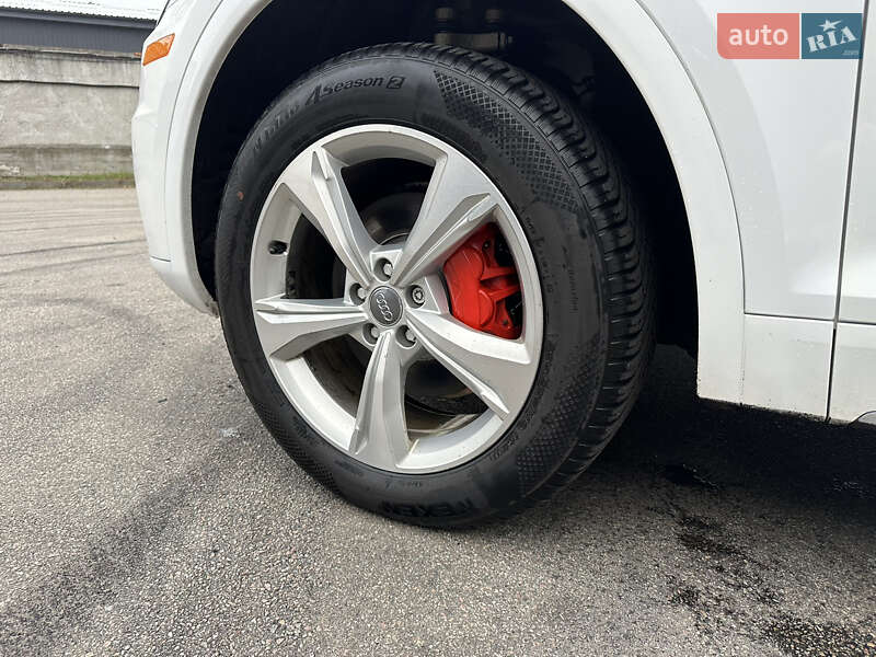 Внедорожник / Кроссовер Audi Q5 2017 в Киеве