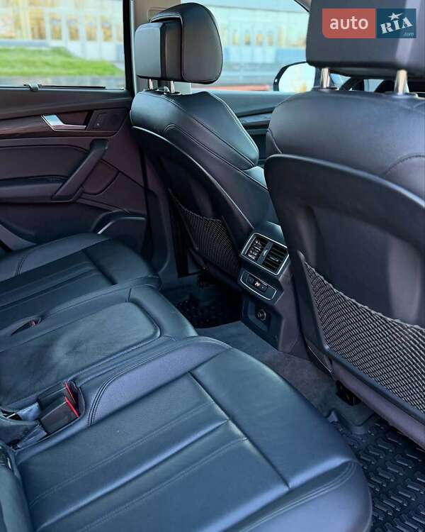 Внедорожник / Кроссовер Audi Q5 2017 в Львове