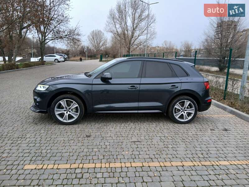Внедорожник / Кроссовер Audi Q5 2019 в Каменском