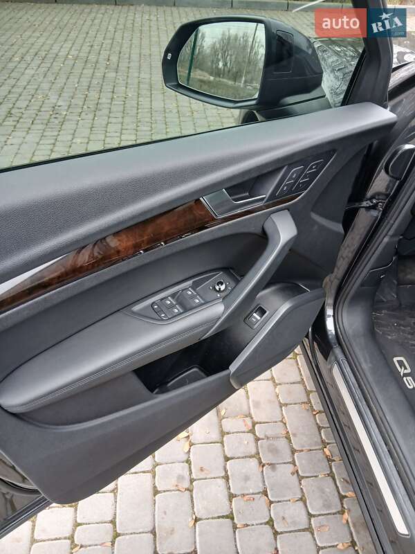 Внедорожник / Кроссовер Audi Q5 2019 в Каменском