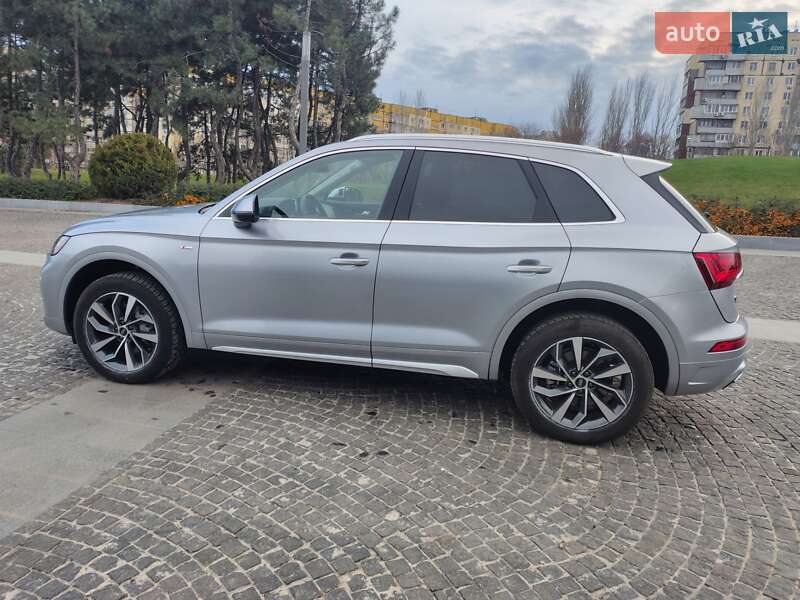 Внедорожник / Кроссовер Audi Q5 2023 в Днепре