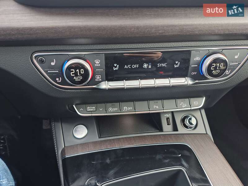 Внедорожник / Кроссовер Audi Q5 2023 в Днепре