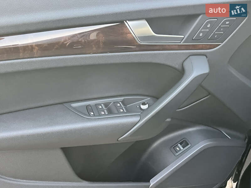 Внедорожник / Кроссовер Audi Q5 2017 в Василькове