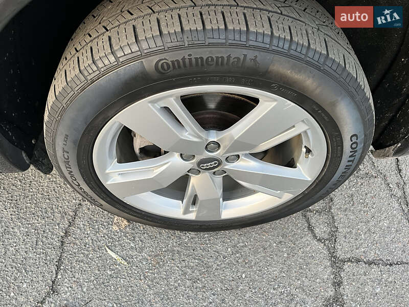 Внедорожник / Кроссовер Audi Q5 2017 в Василькове