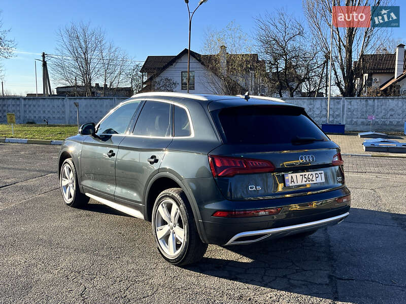 Внедорожник / Кроссовер Audi Q5 2017 в Василькове