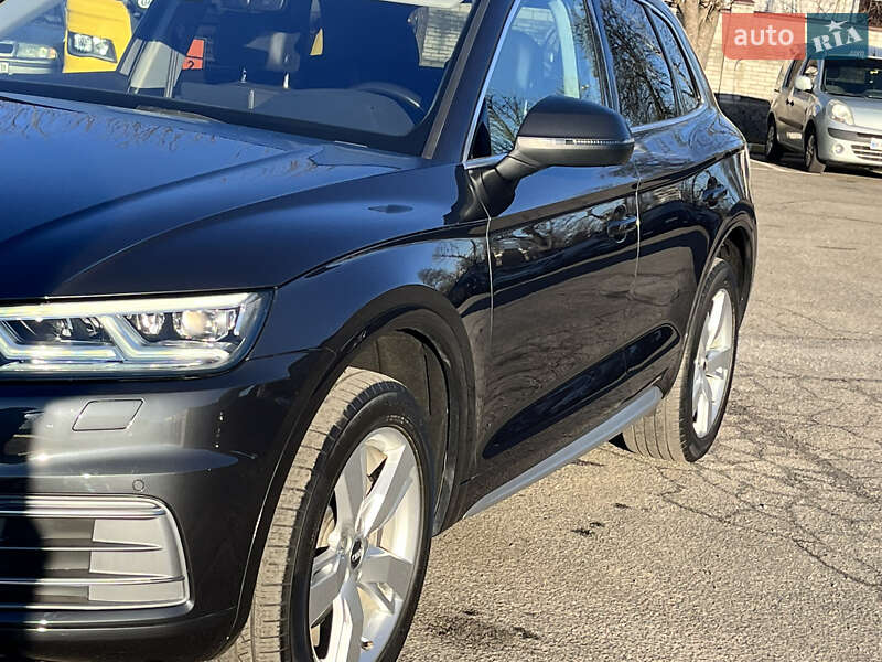 Внедорожник / Кроссовер Audi Q5 2017 в Василькове