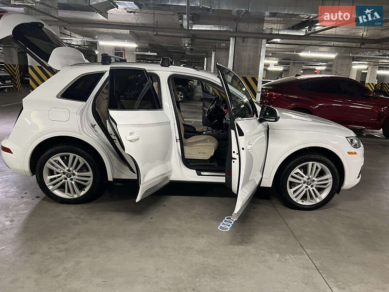 Внедорожник / Кроссовер Audi Q5 2017 в Львове