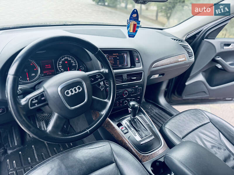 Внедорожник / Кроссовер Audi Q5 2010 в Львове