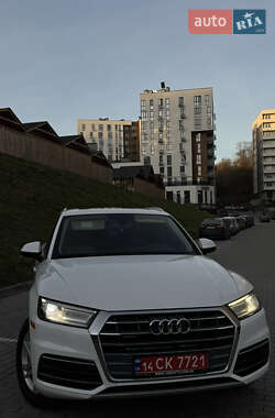 Позашляховик / Кросовер Audi Q5 2017 в Львові