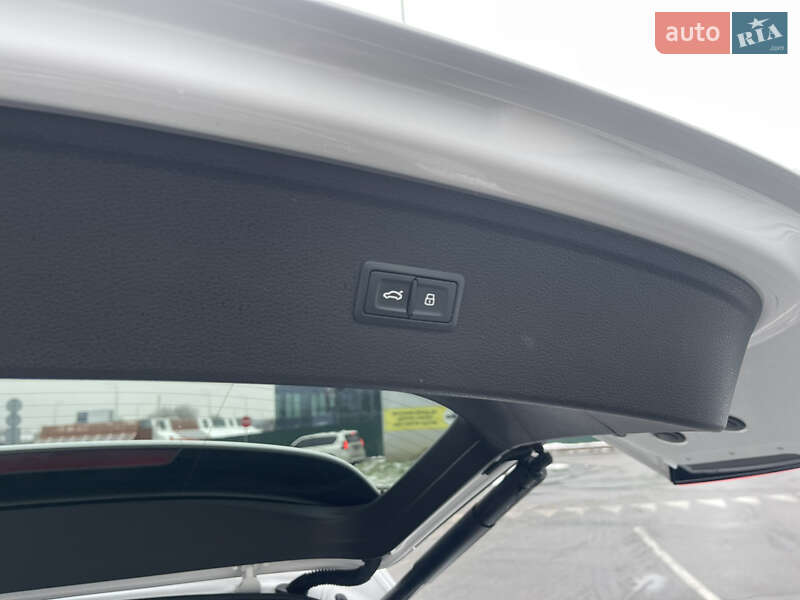 Внедорожник / Кроссовер Audi Q5 2018 в Киеве