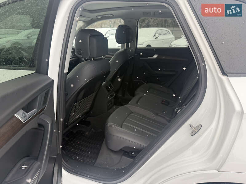 Внедорожник / Кроссовер Audi Q5 2023 в Киеве