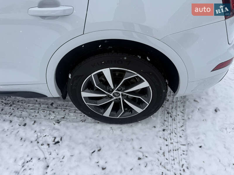 Внедорожник / Кроссовер Audi Q5 2023 в Киеве