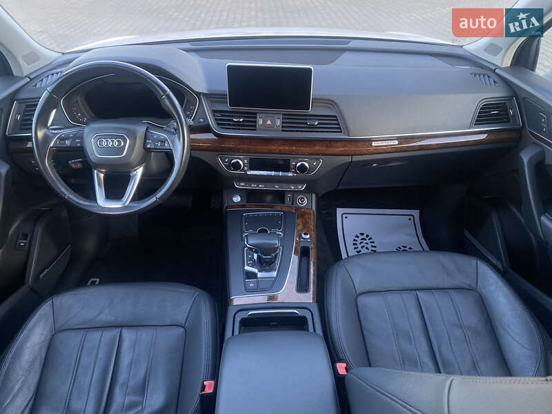 Внедорожник / Кроссовер Audi Q5 2018 в Луцке