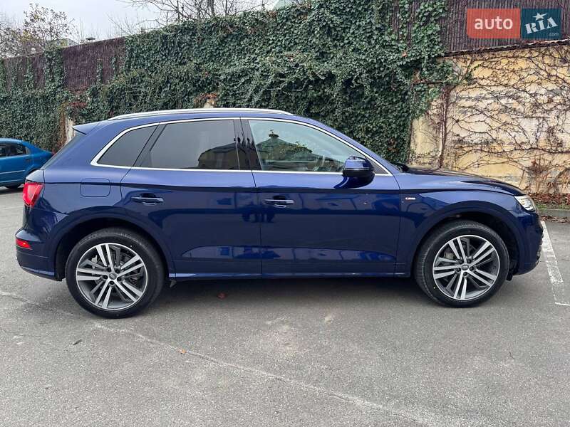 Внедорожник / Кроссовер Audi Q5 2017 в Киеве