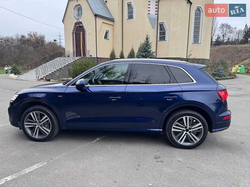 Внедорожник / Кроссовер Audi Q5 2017 в Киеве