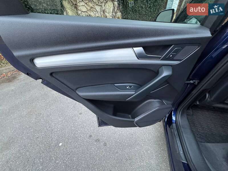 Внедорожник / Кроссовер Audi Q5 2017 в Киеве