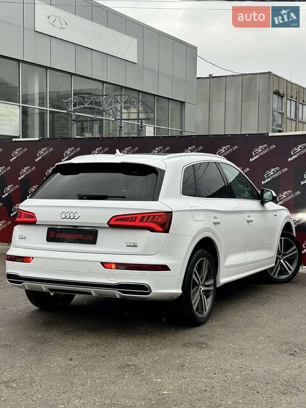Внедорожник / Кроссовер Audi Q5 2017 в Сумах