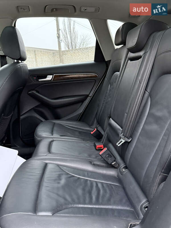 Внедорожник / Кроссовер Audi Q5 2015 в Ровно