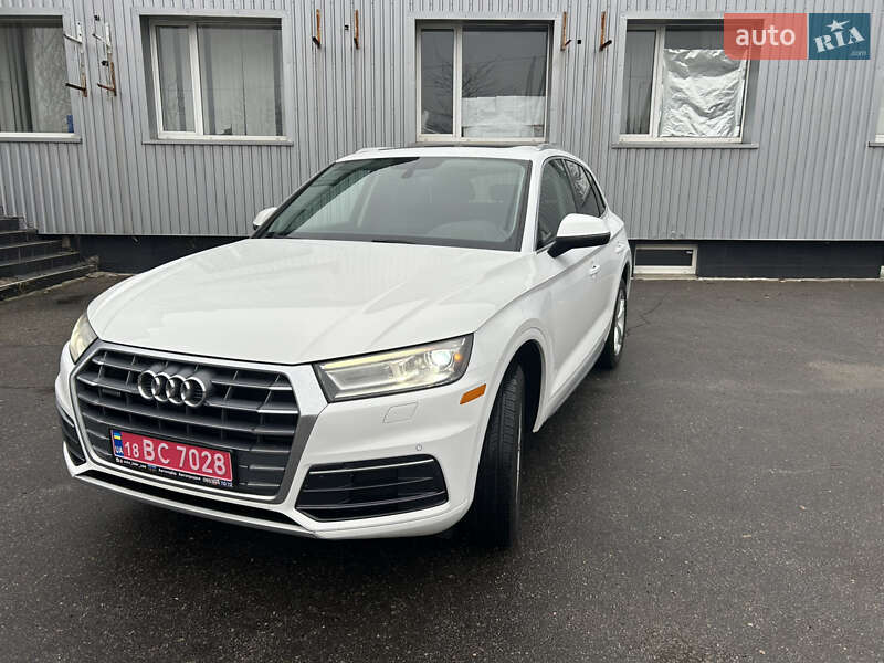 Внедорожник / Кроссовер Audi Q5 2018 в Сумах