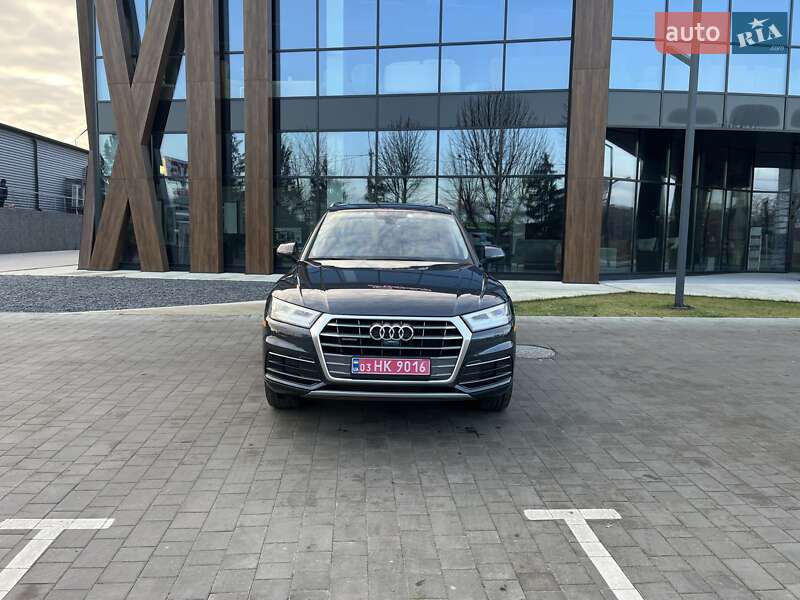 Внедорожник / Кроссовер Audi Q5 2017 в Луцке