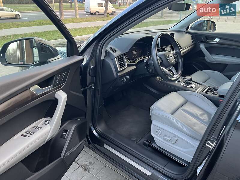 Внедорожник / Кроссовер Audi Q5 2017 в Луцке