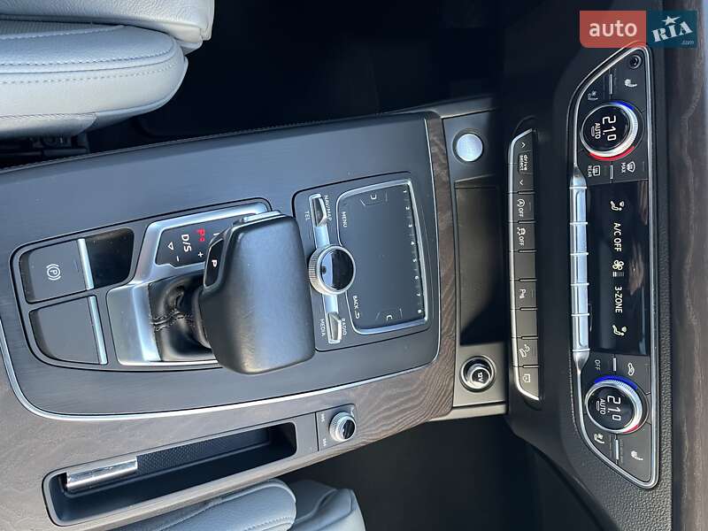 Внедорожник / Кроссовер Audi Q5 2017 в Луцке