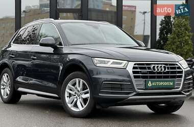 Позашляховик / Кросовер Audi Q5 2019 в Києві