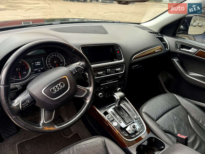 Внедорожник / Кроссовер Audi Q5 2015 в Ровно
