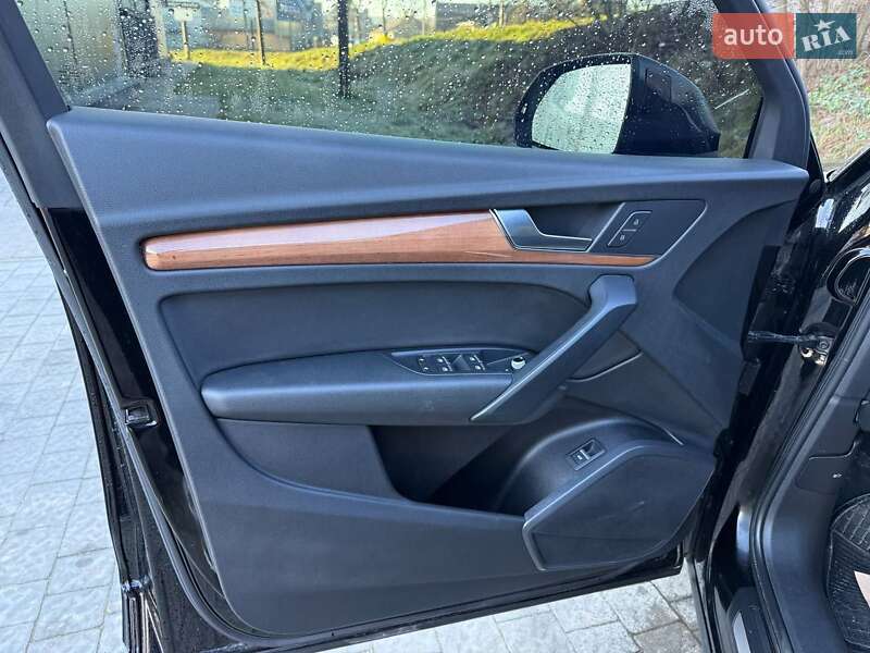 Внедорожник / Кроссовер Audi Q5 2020 в Стрые