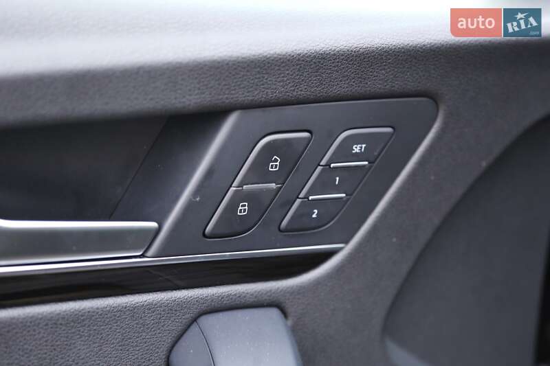 Внедорожник / Кроссовер Audi Q5 2020 в Киеве