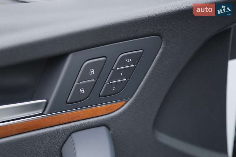 Внедорожник / Кроссовер Audi Q5 2023 в Киеве