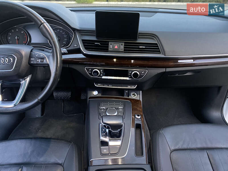 Внедорожник / Кроссовер Audi Q5 2019 в Луцке