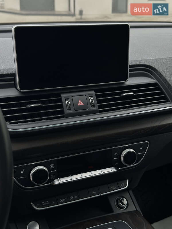 Внедорожник / Кроссовер Audi Q5 2017 в Луцке