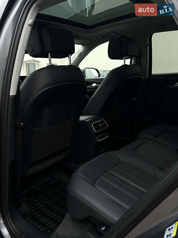 Внедорожник / Кроссовер Audi Q5 2017 в Луцке