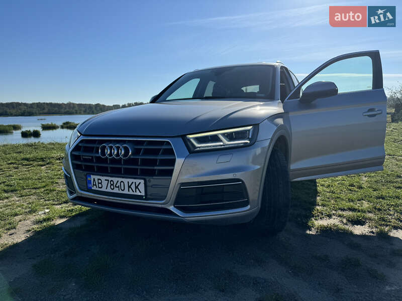 Внедорожник / Кроссовер Audi Q5 2017 в Новояворовске