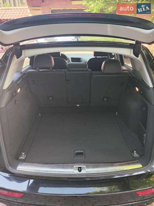 Внедорожник / Кроссовер Audi Q5 2015 в Ужгороде