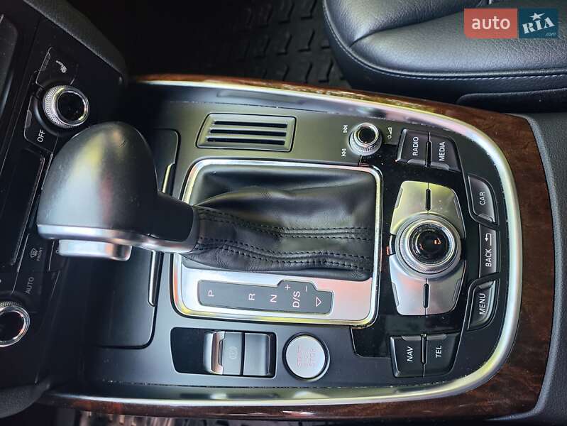 Внедорожник / Кроссовер Audi Q5 2015 в Ужгороде