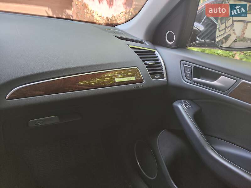 Внедорожник / Кроссовер Audi Q5 2015 в Ужгороде