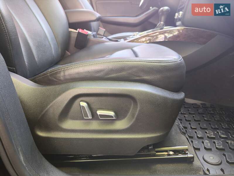 Внедорожник / Кроссовер Audi Q5 2015 в Ужгороде