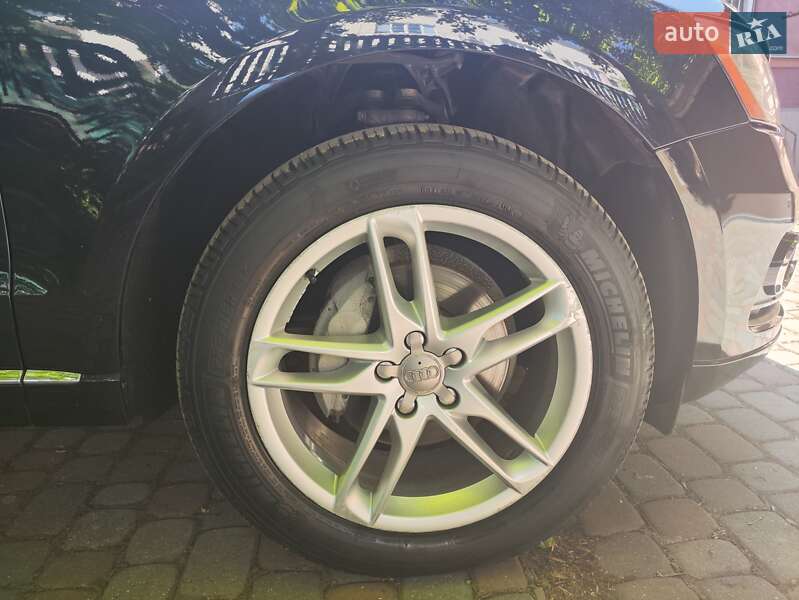 Внедорожник / Кроссовер Audi Q5 2015 в Ужгороде