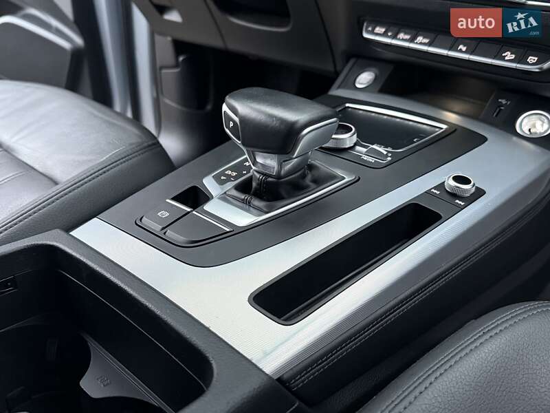 Внедорожник / Кроссовер Audi Q5 2018 в Дрогобыче